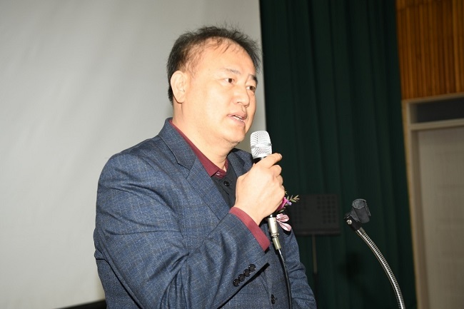 [최민식 칼럼] 김태호는 소신 밝혔다… 신성범은 언제까지 굴종과 눈치 보기로 침묵할 것인가?